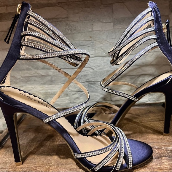 ZigiSoho plum color dress heels. Never worn, great condition. Size 8.5 - Picture 5 of 5